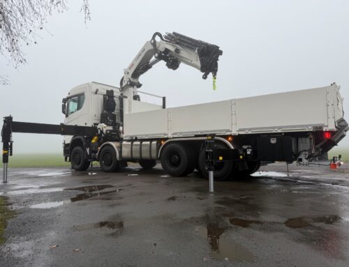 Scania 8×8 mit Containerpritsche