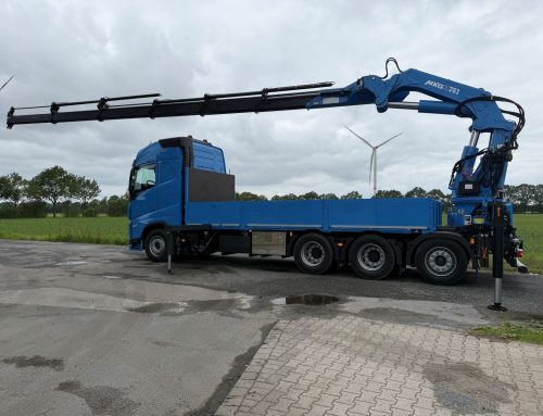 Volvo FH 540 8×4 Tridem Containerpritsche mit Heckladekran MKG